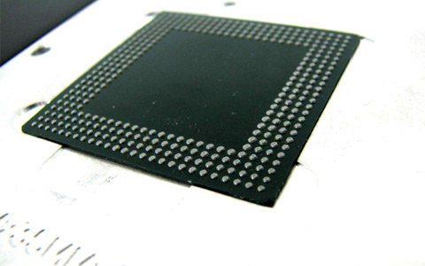 Ensure that paste is evenly deposited on leads